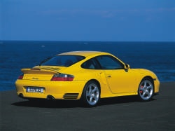 Wozu braucht man solch ein Auto? Um damit ganz gelassen &uuml;ber die Landstra&szlig;e zu fahren. Oder aber auf die Rennstrecke, wenn Ihnen das lieber ist.